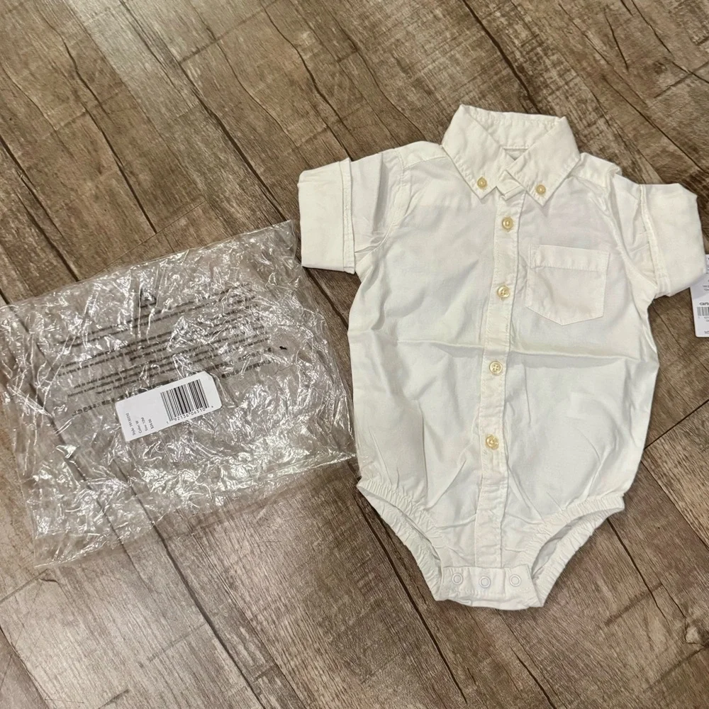 Carter’s Baby‎ White Oxford Bodysuit 12 Months Button Front NWT